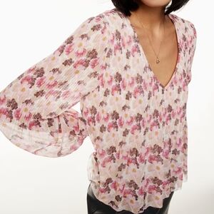 Aritzia Wilfred Daydreamer V-neck Floral Blouse
